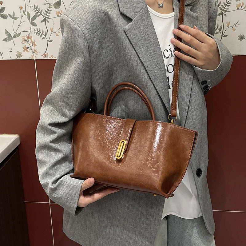 Large Capacity Shoulder Bag for Women New Women's High Quality Texture Handheld Big Girl Bag New Versatile Commuter Letter Bag Fashion Single Shoulder Crossbody Bag Handbag