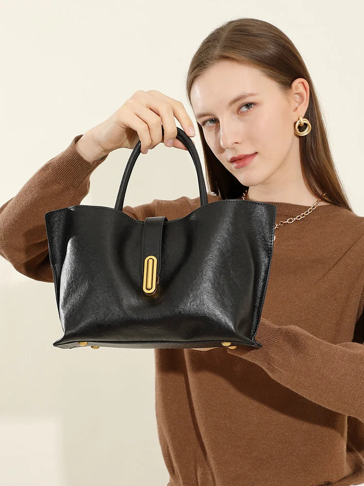 Large Capacity Shoulder Bag for Women New Women's High Quality Texture Handheld Big Girl Bag New Versatile Commuter Letter Bag Fashion Single Shoulder Crossbody Bag Handbag