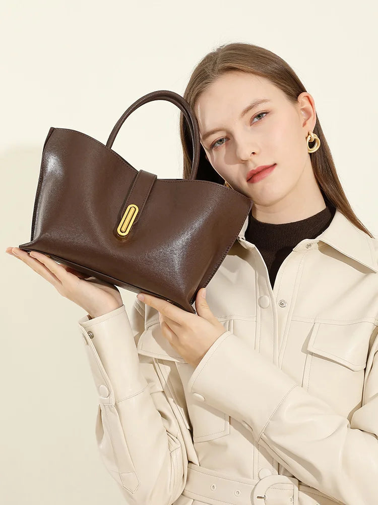 Large Capacity Shoulder Bag for Women New Women's High Quality Texture Handheld Big Girl Bag New Versatile Commuter Letter Bag Fashion Single Shoulder Crossbody Bag Handbag